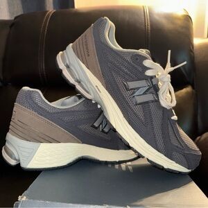 New Balance Men's 1906F Sneakers M1906FE Black Brown  Men's Size 10 /womens 11.5